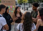 "Debate sobre la democracia en el parque", fotografía creada por Chapgpt con IA